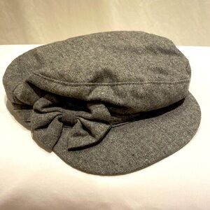 LOFT Heather Grey Newsboy Hat with Bow